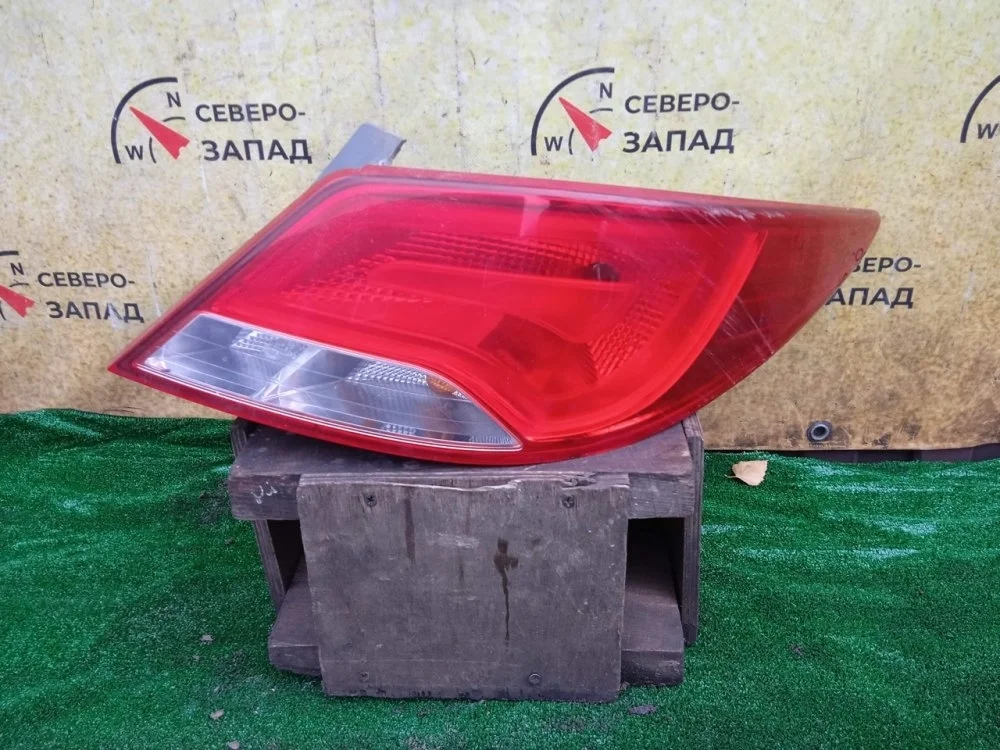 Фонарь наружний Hyundai Solaris 2016 924024L600 RB G4FC, правый