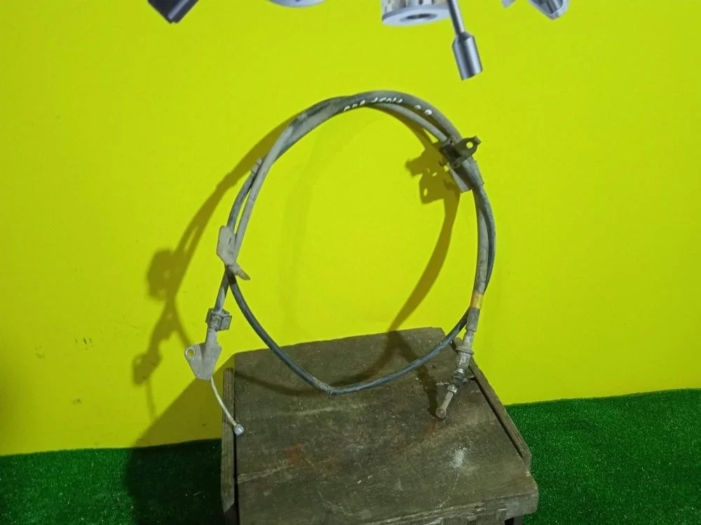 Трос ручника Toyota Corolla 2006 4642012700 150 1ZRFE, правый