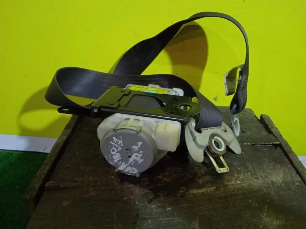 Ремень безопасности Toyota Corolla 2006 7322012A60B0 150 1ZRFE, левый