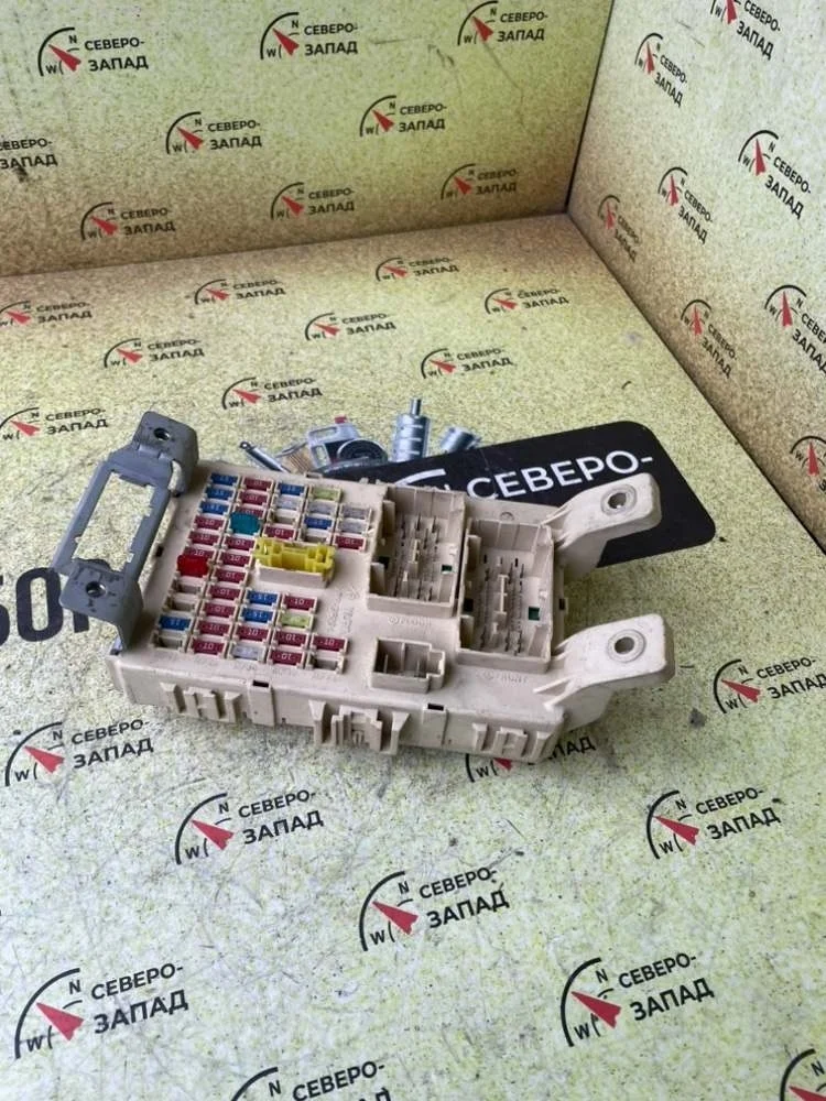 Блок предохранителей Hyundai Solaris 919504L530