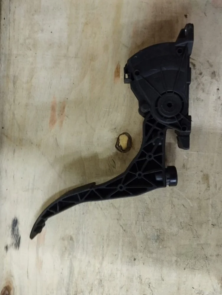 Педаль газа Volkswagen Amarok 2016 6Q1723503P CSHA