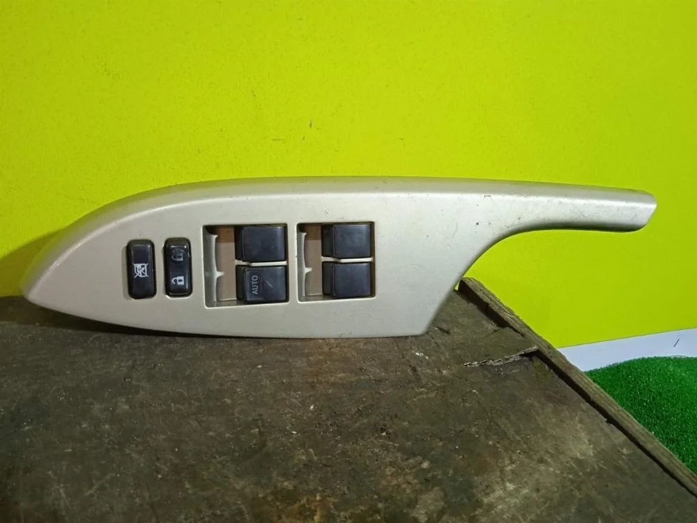 Блок управления стеклоподъемниками Toyota Corolla 2006 8482012520 150 1ZRFE