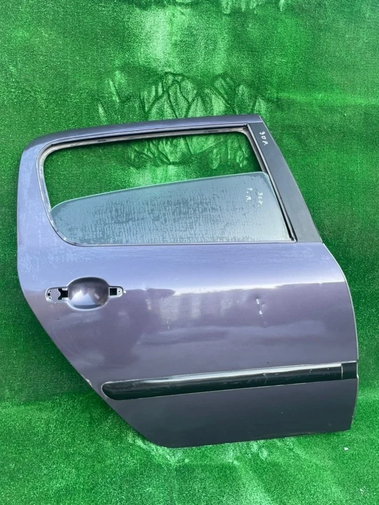 Дверь боковая Peugeot 307 2005—2008 9008K4 3C РЕСТАЙЛИНГ, задняя правая