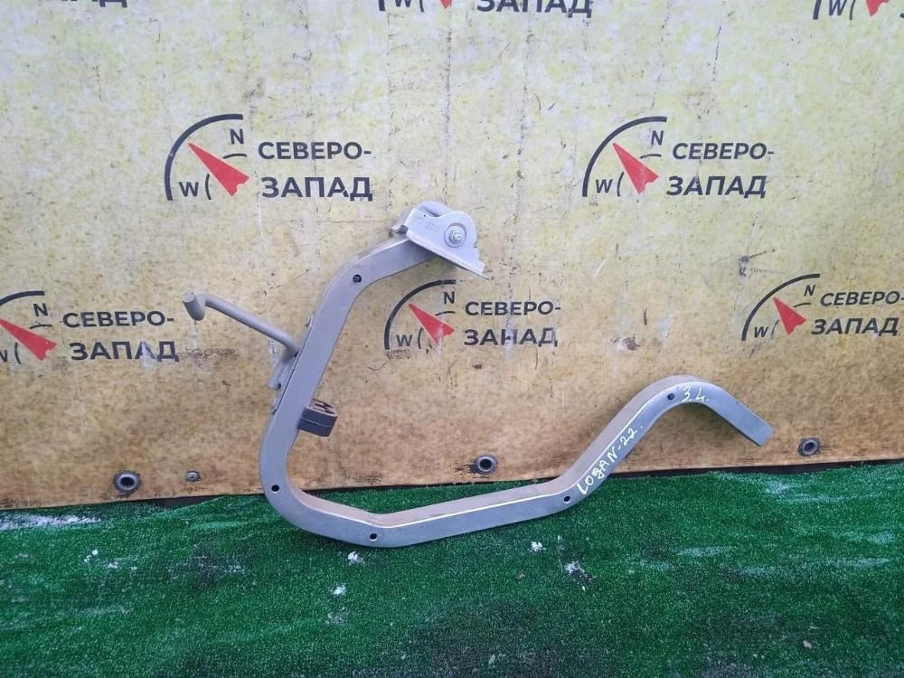 Петля багажника Renault Logan 2019 904019455R L52 K7M812, левая