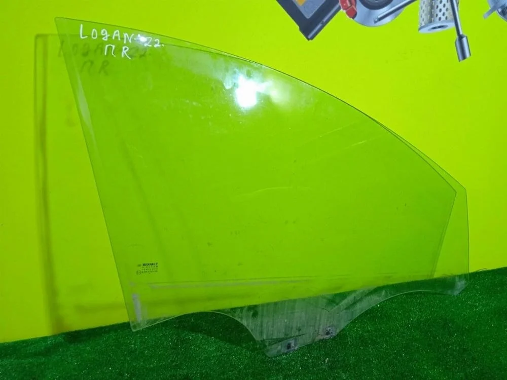 Стекло двери Renault Logan 2019 803004700R L52 K7M812, переднее правое