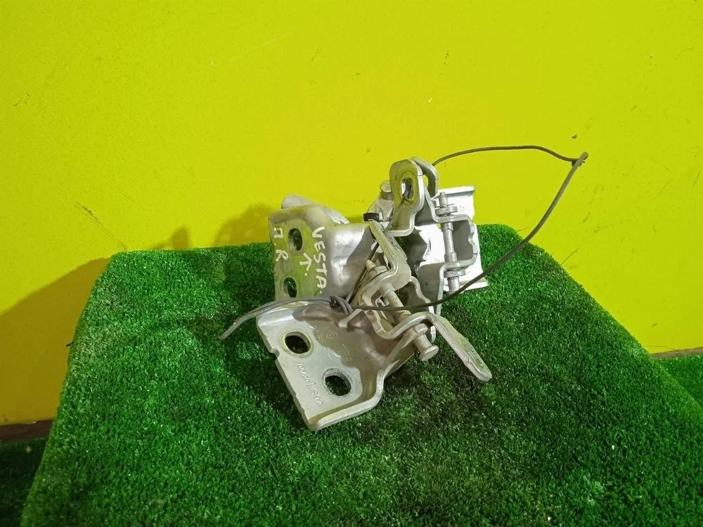 Петля двери Lada Vesta 2020 804209726R H4MD429, задняя правая