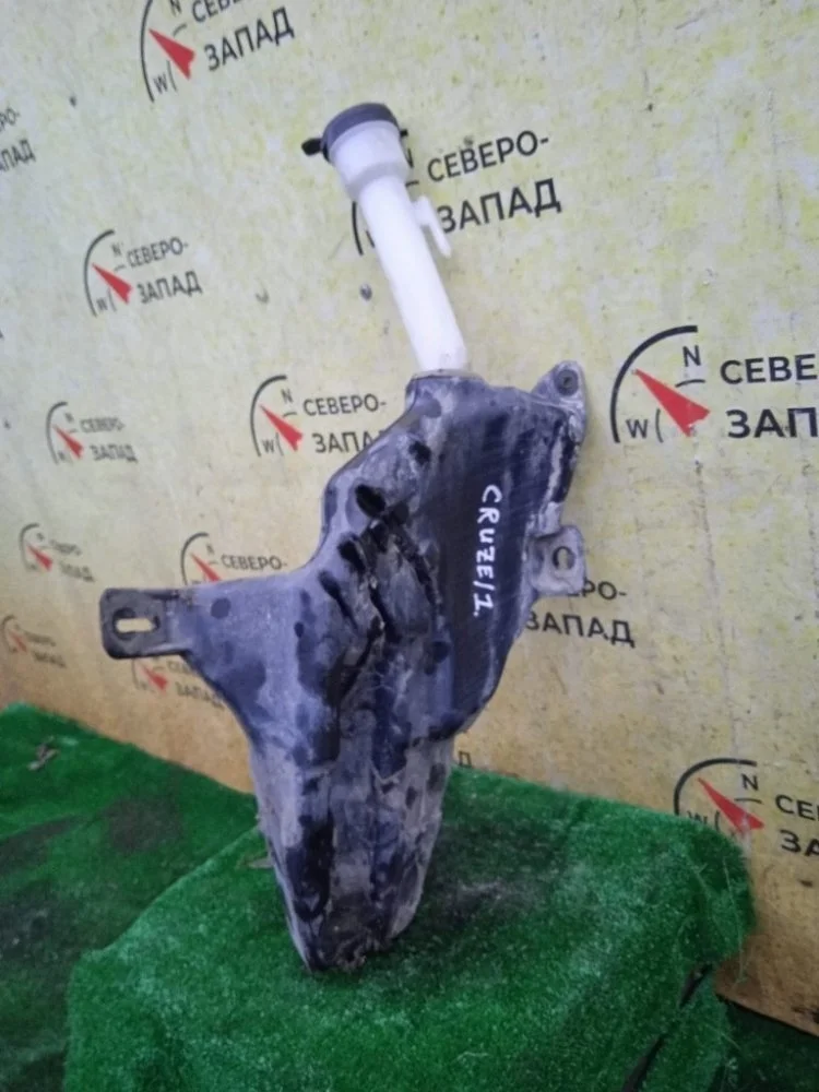 Бачок омывателя Chevrolet Cruze 2012 13260579 J300 F16D3