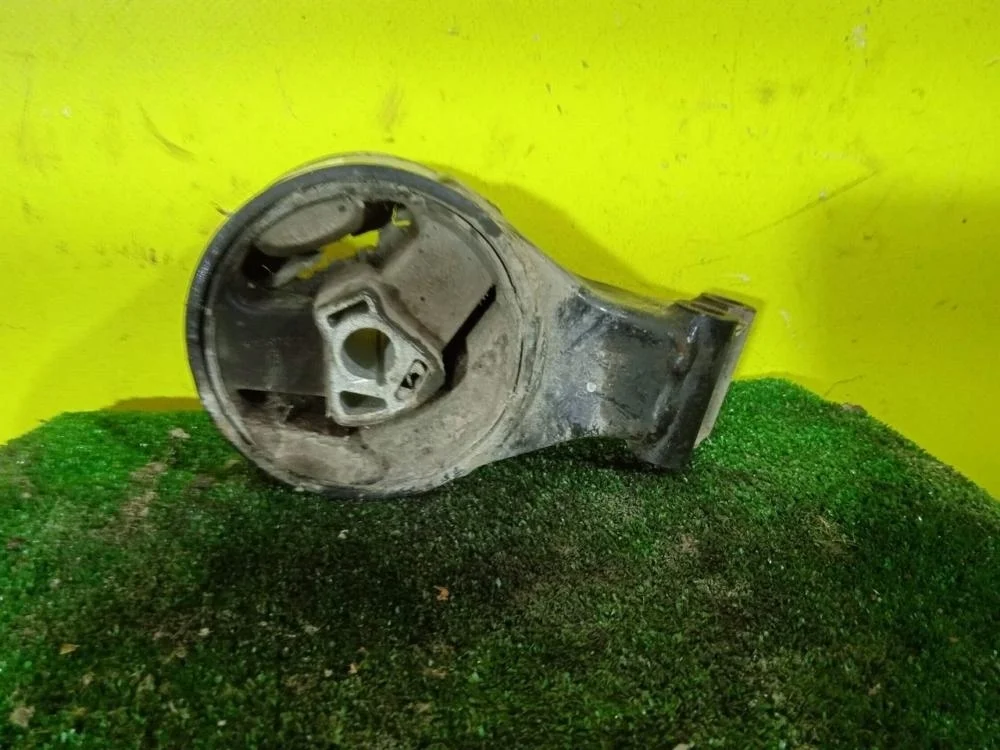 Подушка двигателя Chevrolet Cruze 2012 13248630 J300 F16D3, задняя
