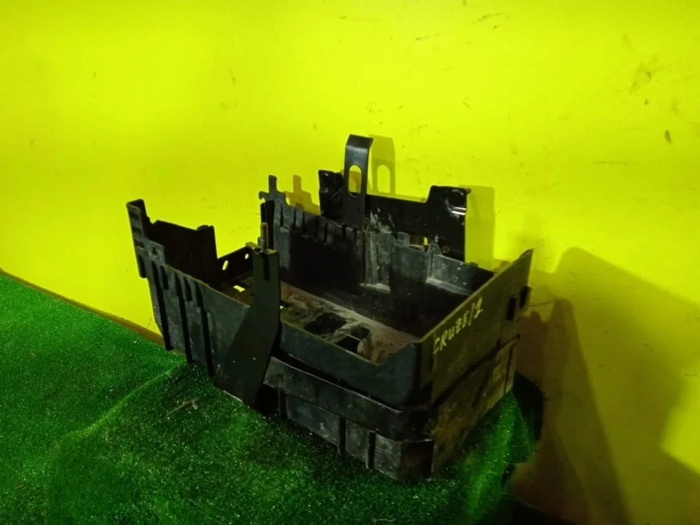 Поддон для АКБ Chevrolet Cruze 2012 13354419 J300 F16D3