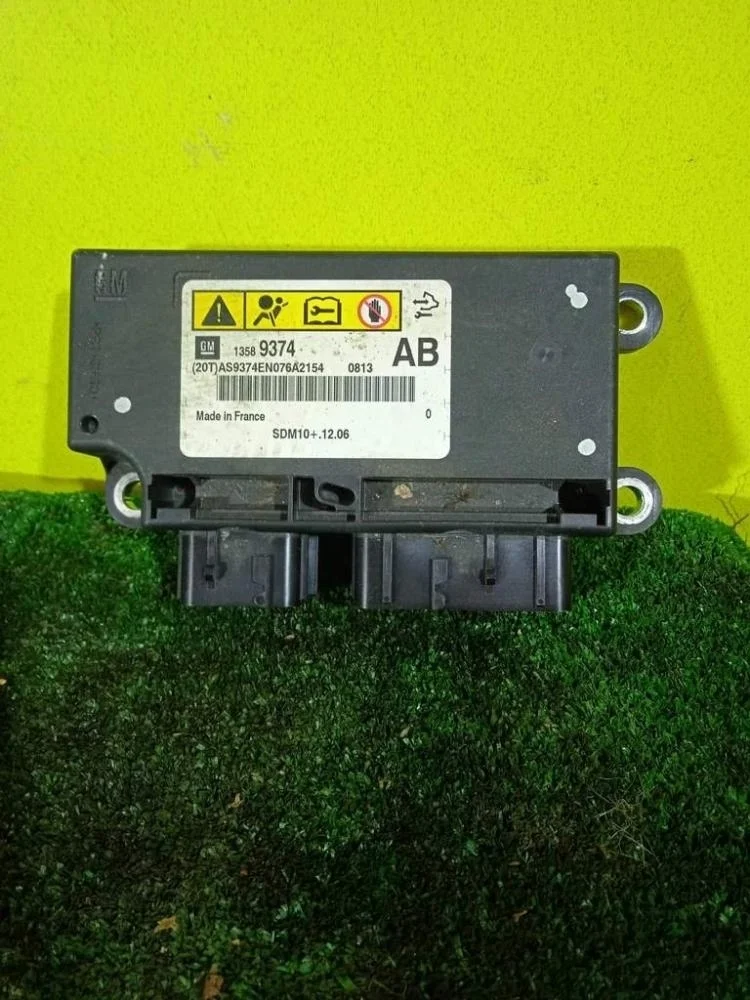 Блок управления SRS Chevrolet Cruze 2012 13589374 J300 F16D3