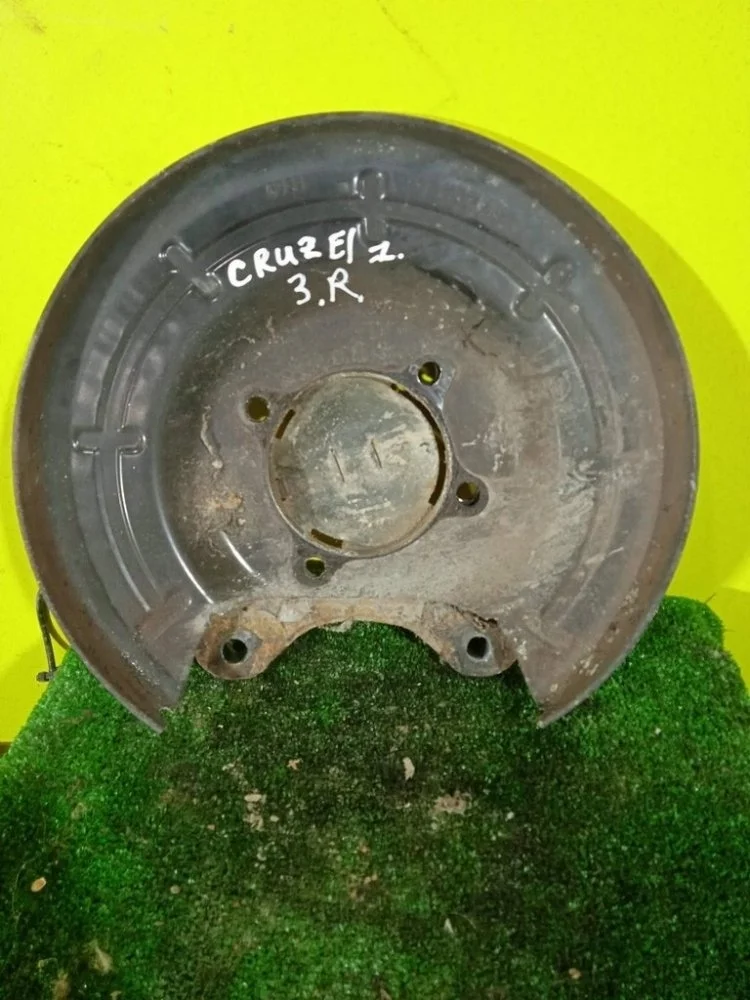 Пыльник тормозного диска Chevrolet Cruze 2012 13408178 J300 F16D3, задний правый