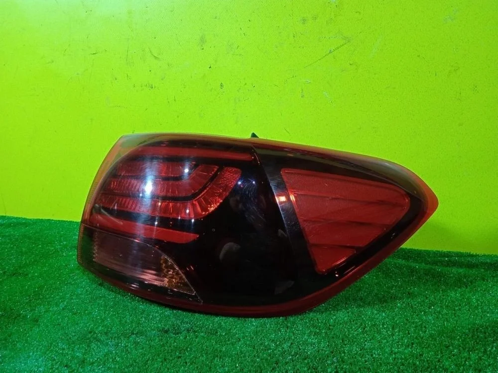 Фонарь наружний Kia Sorento 2020 92402C5500 UM D4HB, правый