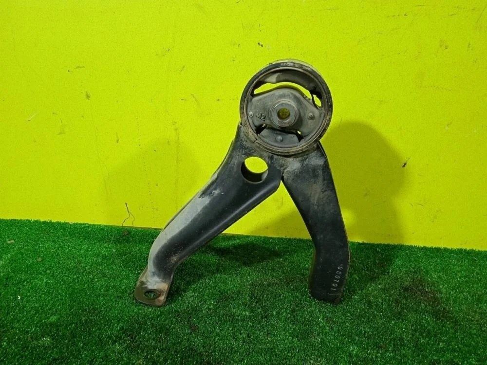 Подушка двигателя Mitsubishi Outlander XL 2007 MN184094 CW 6B31-0-70L, задняя