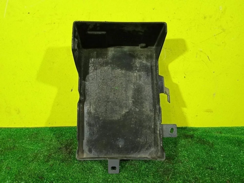 Площадка акб Mitsubishi Outlander XL 2007 8201A066 CW 6B31-0-70L