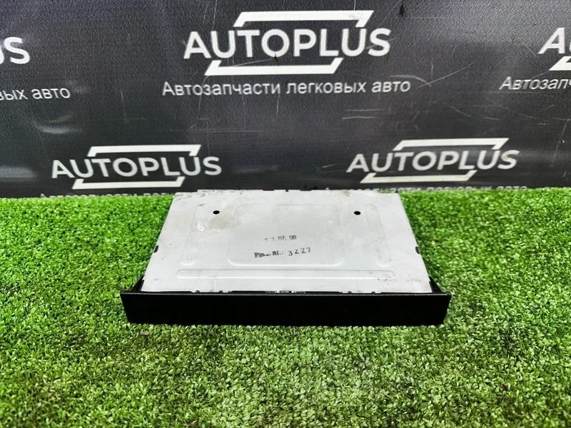 Подстаканник Volkswagen Bora 1999 1J0858601 СЕДАН 1.6 AKL