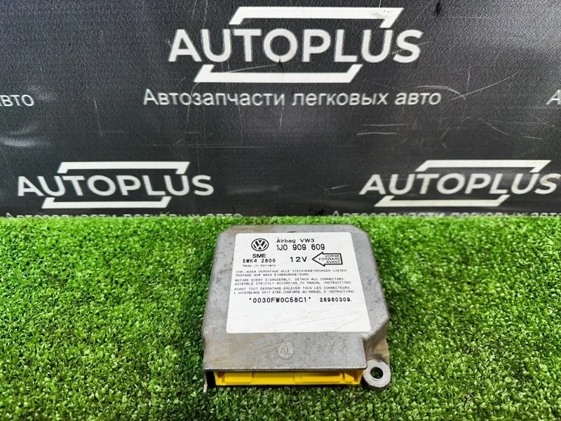 Блок управления ABS Volkswagen Bora 1999 1J0909609 СЕДАН 1.6 AKL