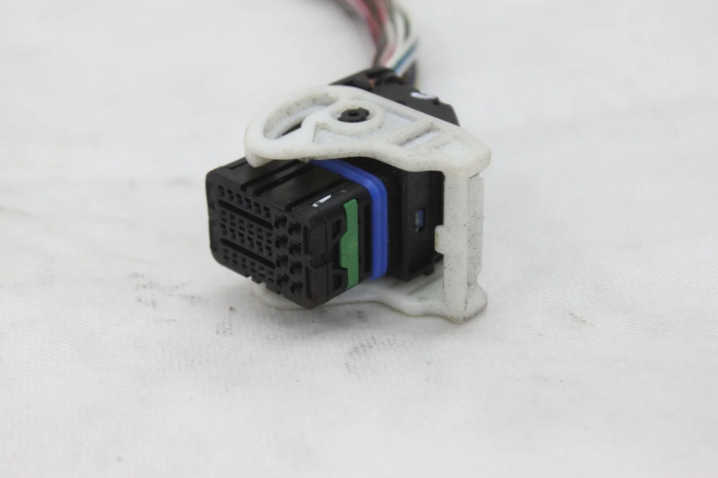 Разъем ЭБУ двигателя черный Ford Focus 2