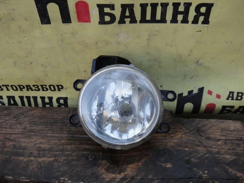Фара противотуманная Toyota Hilux 812100D110 GUN126