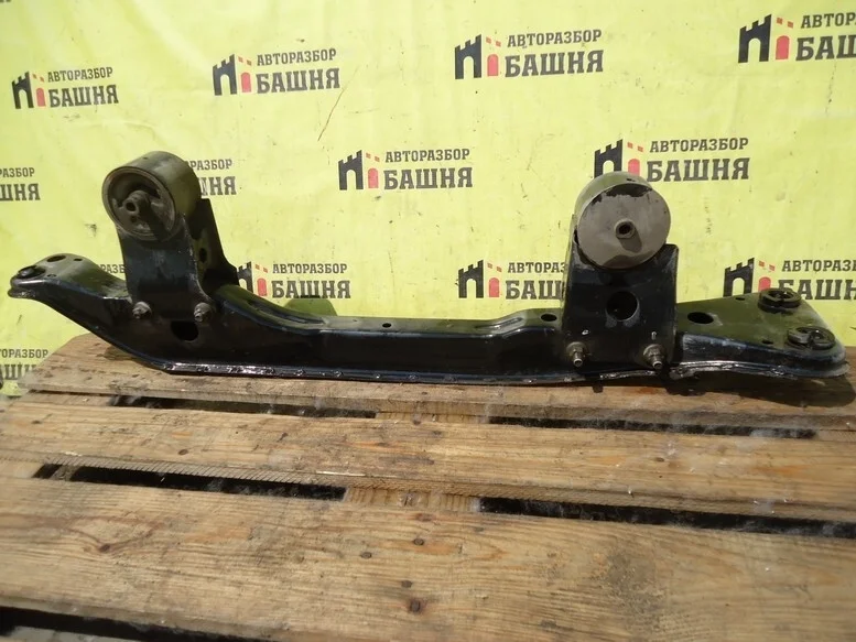 Балка Nissan Maxima 1124040U00, передняя