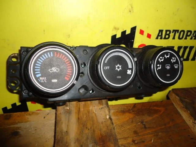 Регулятор скорости мотора отопителя Mitsubishi Outlander XL 2007 7820A115XB CW5W, задний