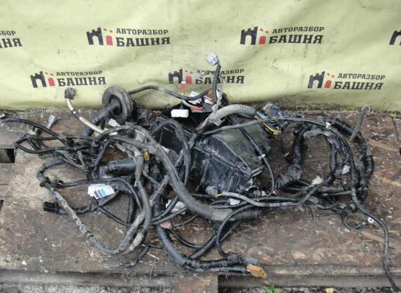 Блок предохранителей под капот Nissan X-Trail 240123UY1C T31