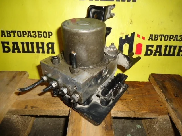 Блок управления ABS Nissan Note 476609U06B E11 HR16DE