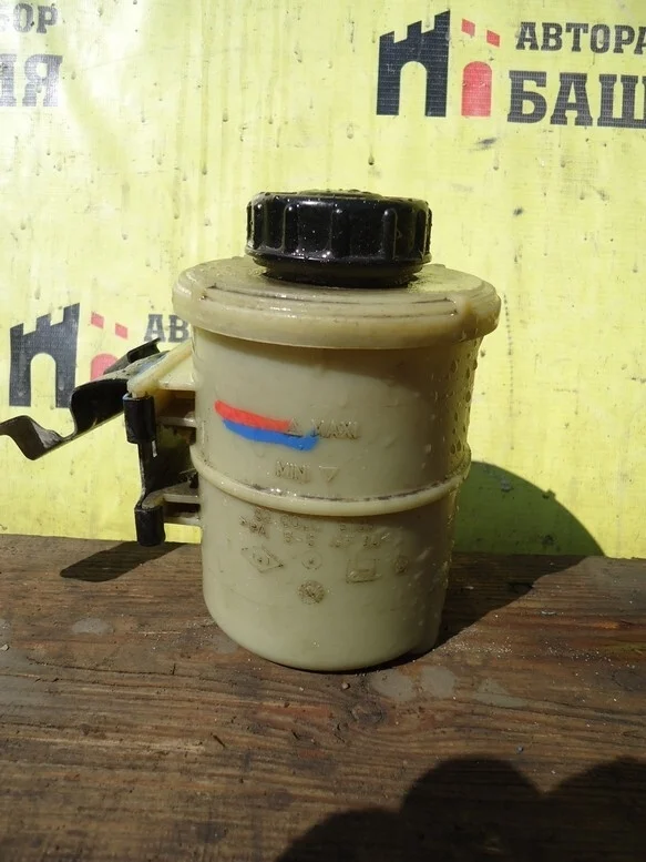 Бачок гур Nissan Almera 491804AA0A G15 K4MC697