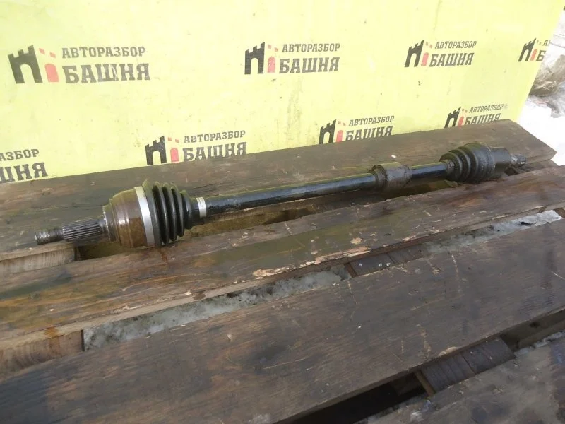 Приводной вал Nissan Note 391001U600 E11 1.4, правый