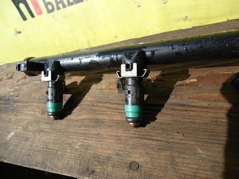 Форсунка топливная Nissan Almera 1660000Q2L G15 K4MC697