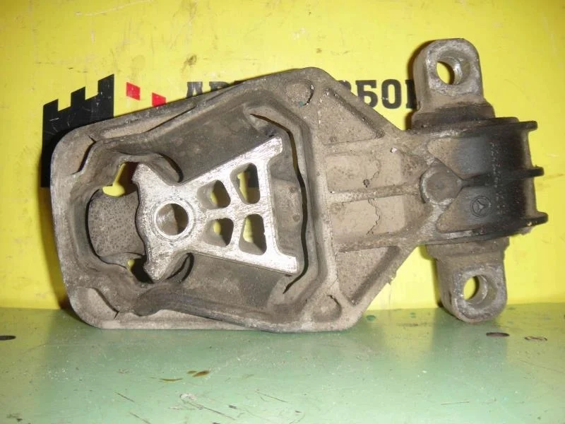Подушка двигателя Mercedes B-Class A2462401209, задняя