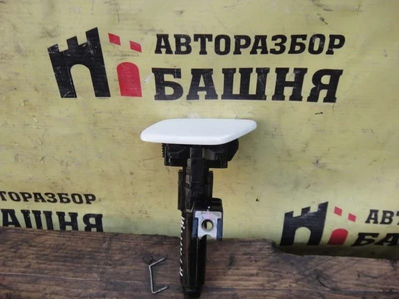 Омыватель фары Toyota Hilux 852080K040 GUN126, левый