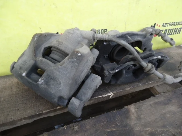 Суппорт Ford Mondeo 1583139 4, передний правый