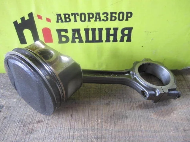 Поршень с шатуном Nissan Primera 121006N202 P12 VQ20DE