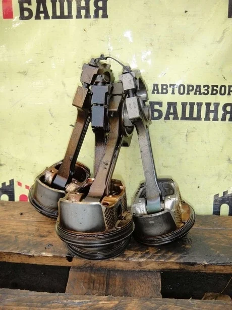 Поршень с шатуном Mazda 3 LFY511010 BK