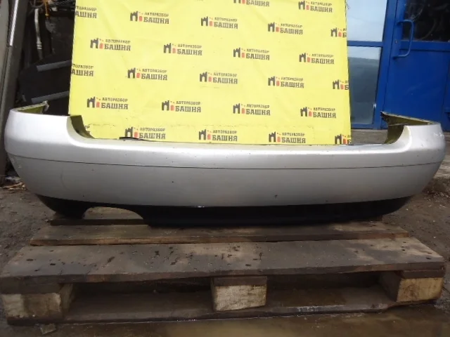 Бамер Audi A4 8E9807301RGRU, задний