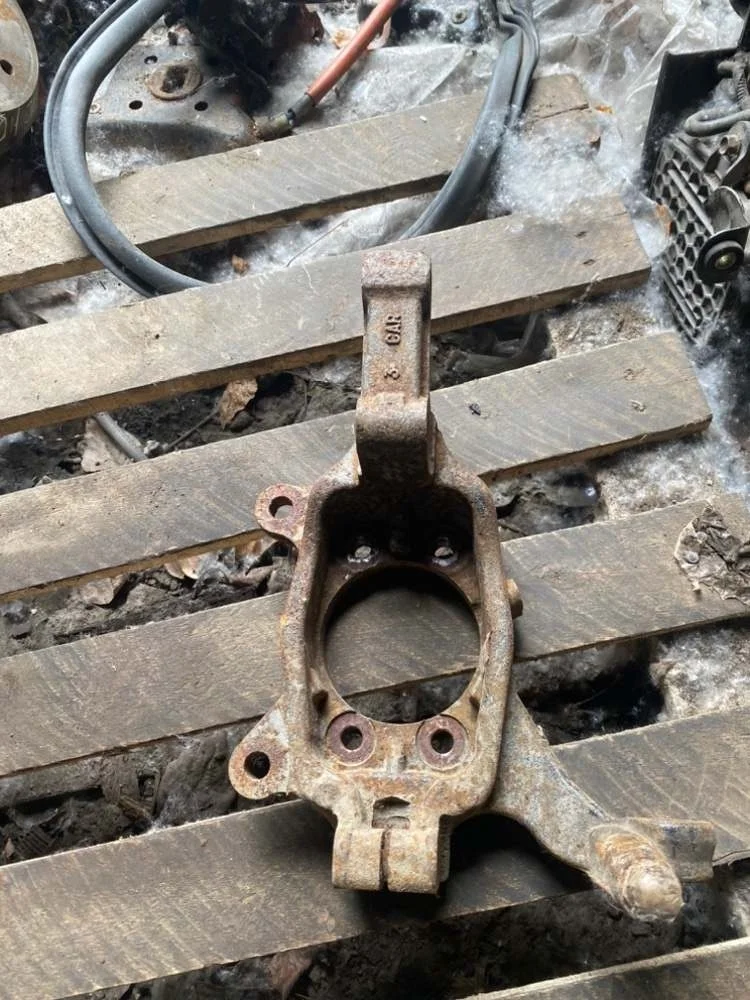 Кулак поворотный Nissan Teana 40014CN000 31, передний правый