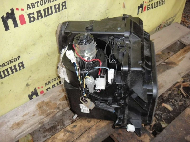 Моторчик печки Nissan Patrol 273751LA0A, задний