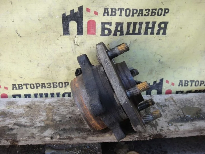 Ступица Nissan Patrol 402021LB0A Y62, передняя