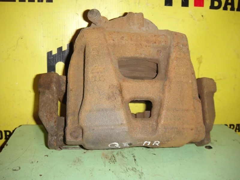 Суппорт тормозной Audi Q3 5N0615124, передний правый