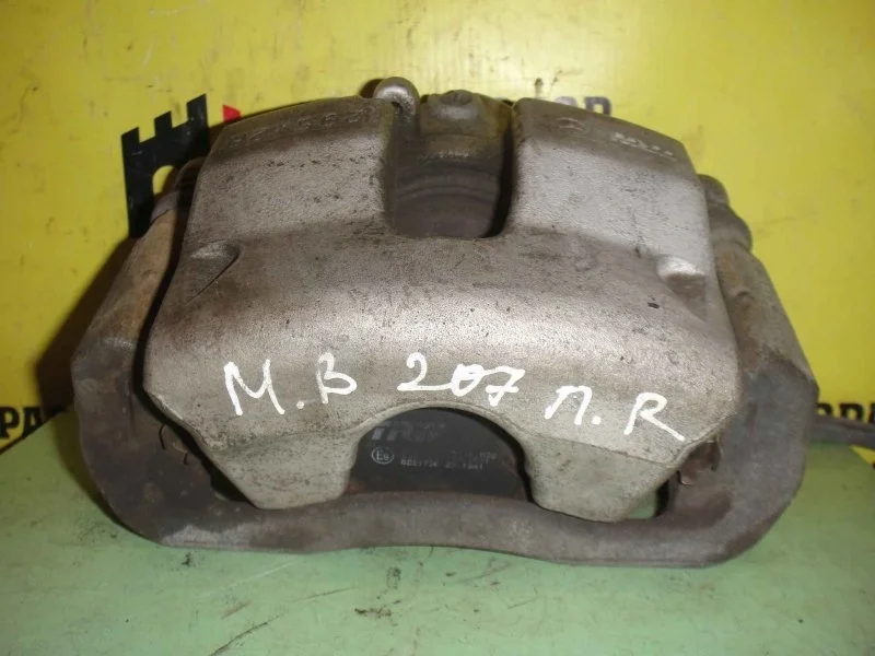 Суппорт тормозной Mercedes E-Class A2044212481 W207, передний правый