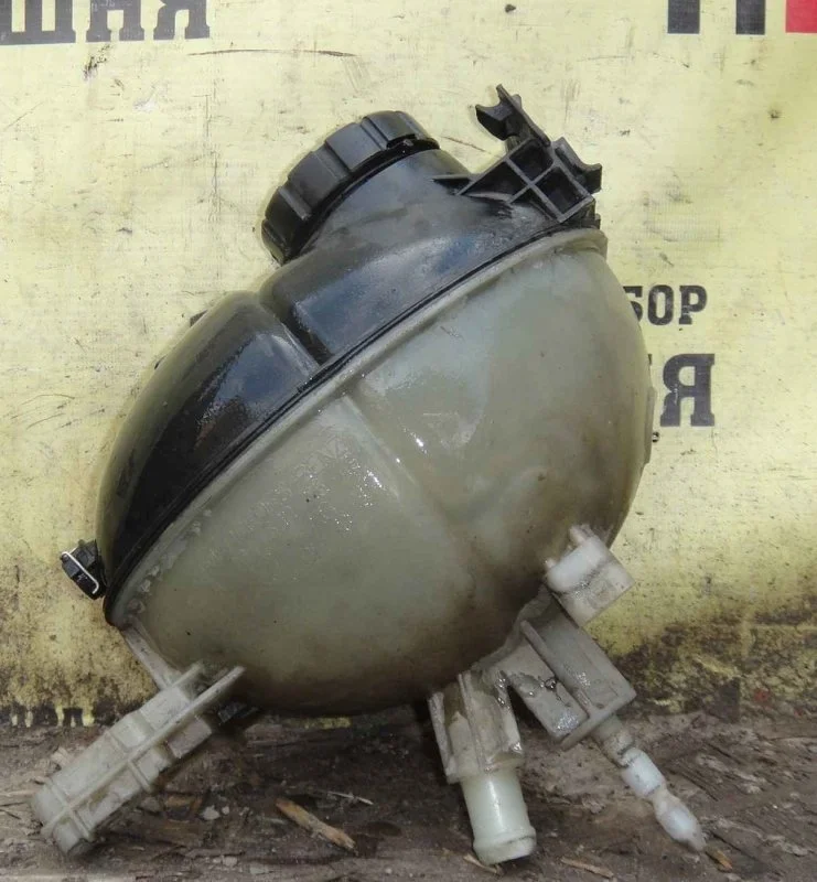 Бачок расширительный Mercedes E-Class A2045000749 W207