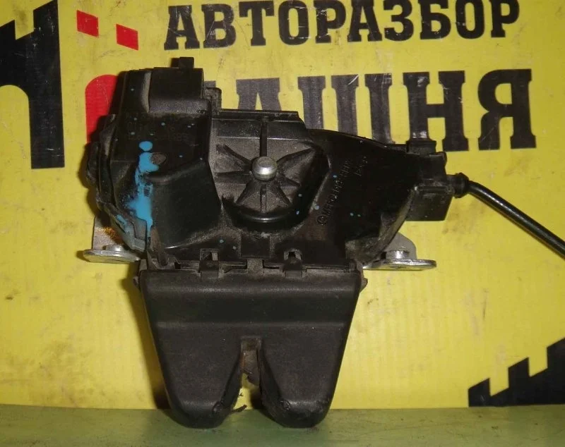 Замок багажника Mercedes E-Class A2047500485 W207