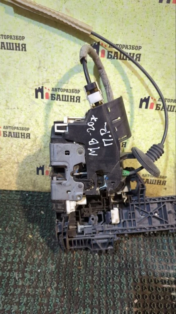 Замок двери Mercedes E-Class A2047203035 W207, передний правый