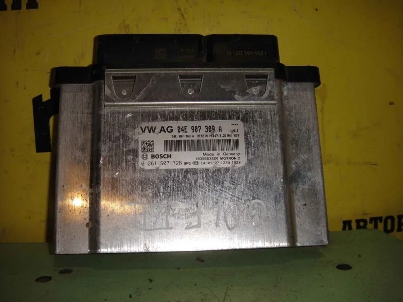Блок управления Volkswagen Golf 04E906016DF 7