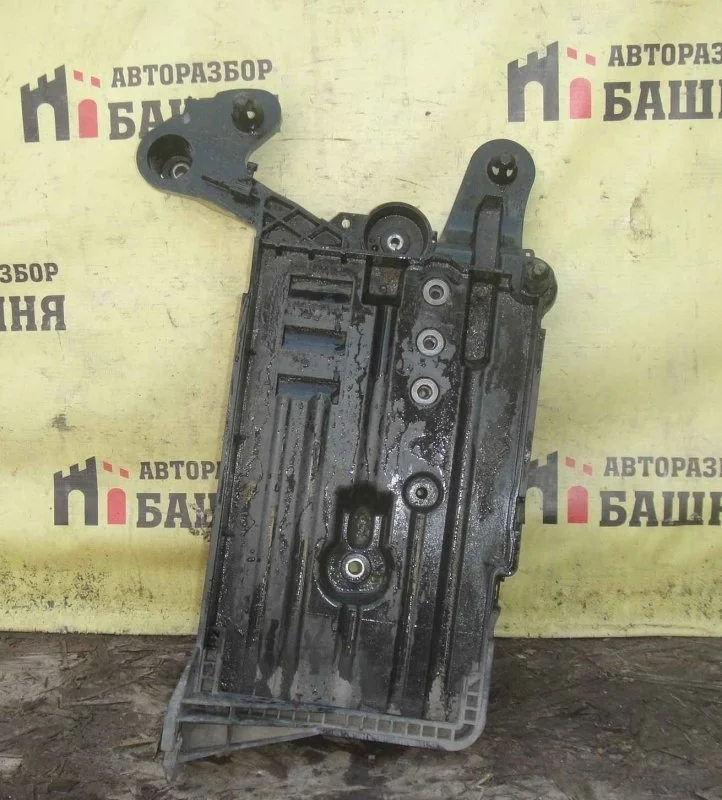 Площадка акб Volkswagen Golf 5Q0915331H 7