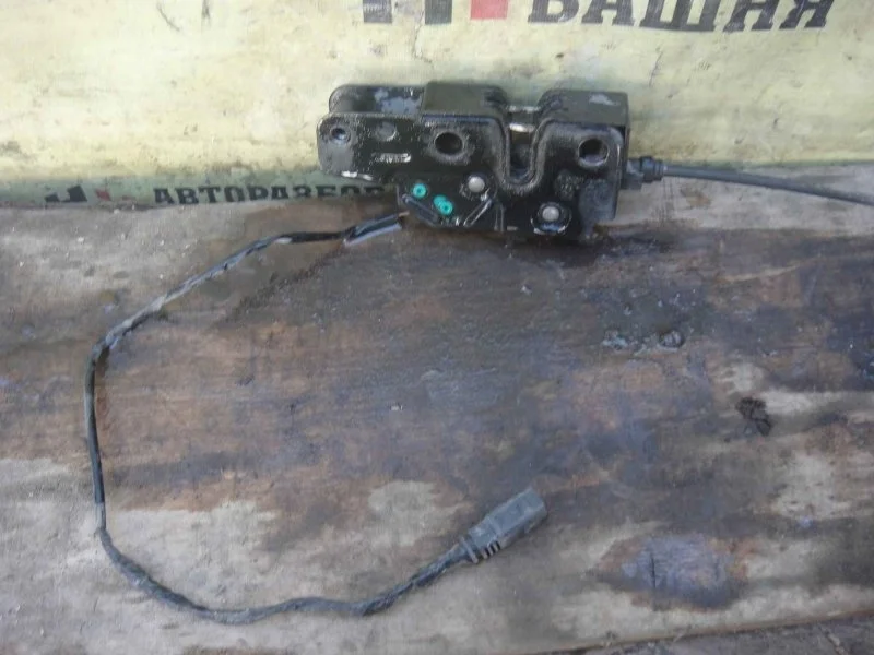 Замок капота Volkswagen Amarok 2H0823509B