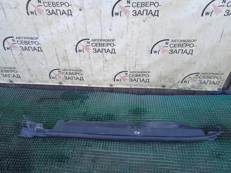 Накладка декоративная Toyota Land Cruiser 5380560021 VDJ200 1VD