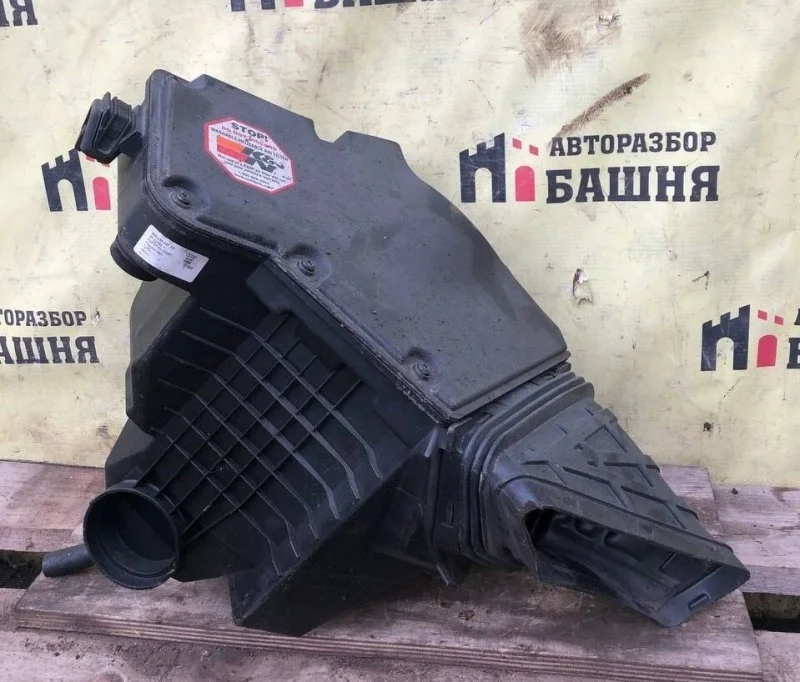 Корпус воздушного фильтра Audi Q5 8K0133837E