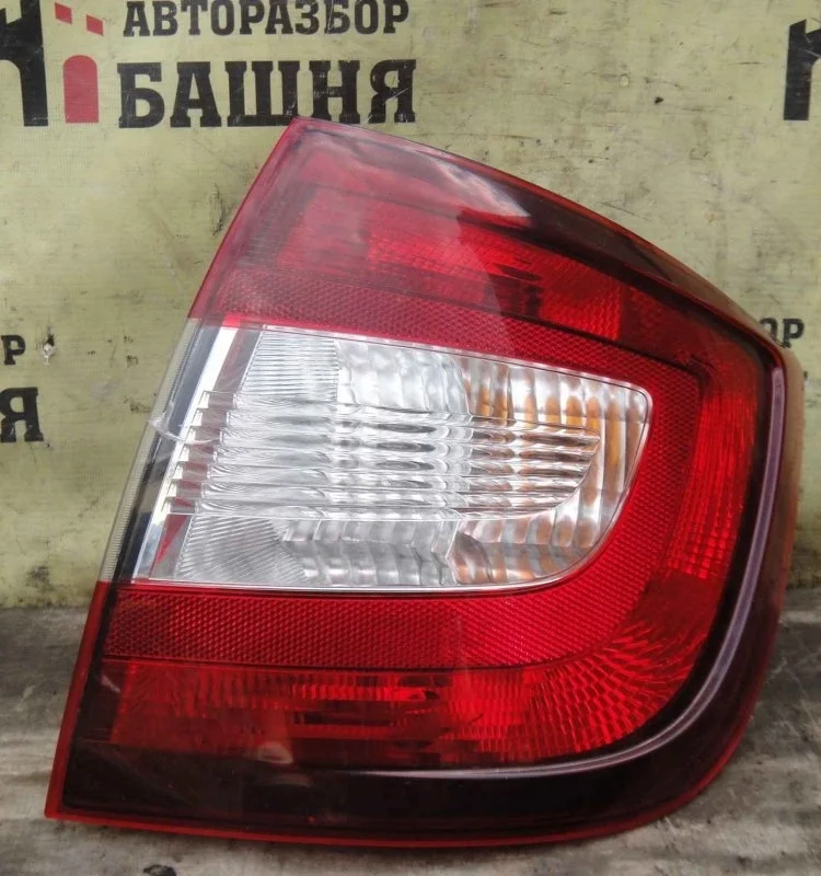 Фонарь Skoda Rapid 5JH945112, правый