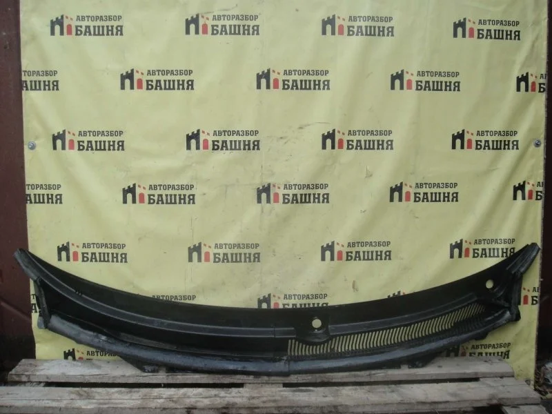 Жабо Ford Mondeo 1330455 3, правое